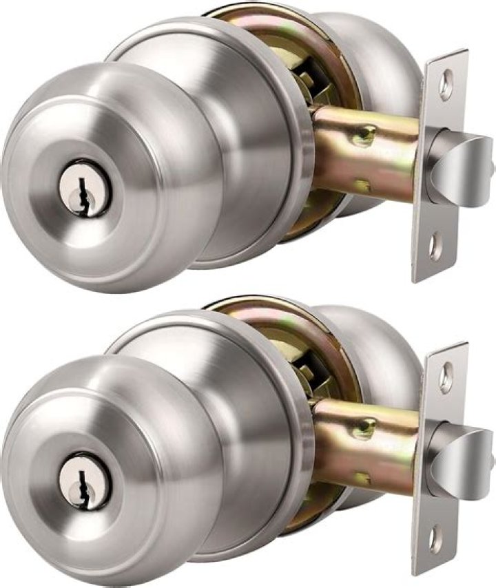 Can snakes Open door knobs?