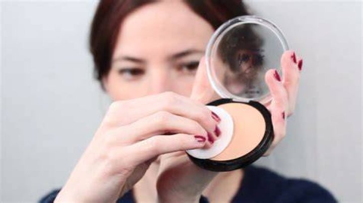Can we apply compact powder without foundation?
