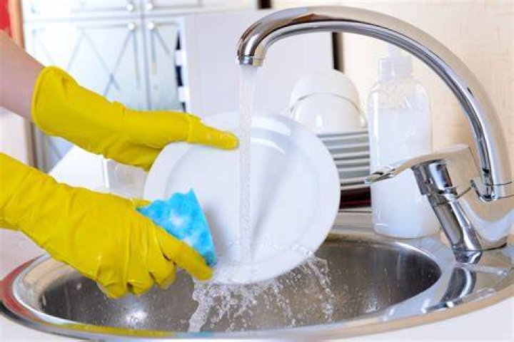 Can you wash dishes without washing up liquid?