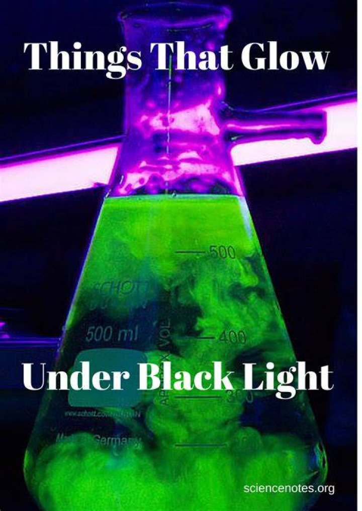 Does vinegar glow under black light?