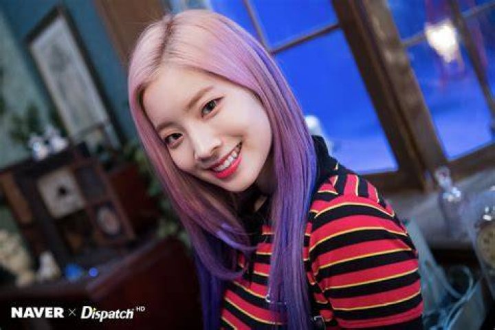 What is Dahyun favorite color?