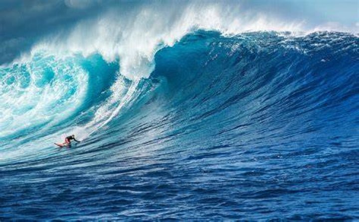 What island is Jaws on in Hawaii?