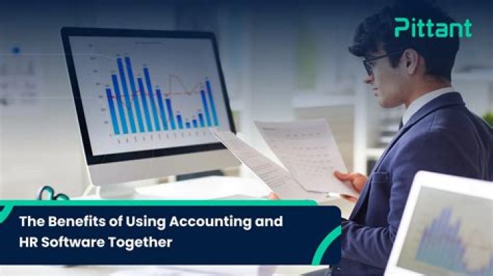 Which is better HR or accounting?